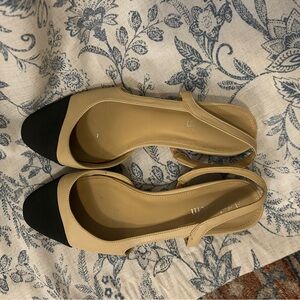 Women’s Slingback flats, nude with black cap toe
